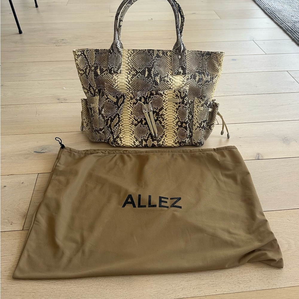 ALLEZ Genuine Python Skin Bag
Never used with dust bag
